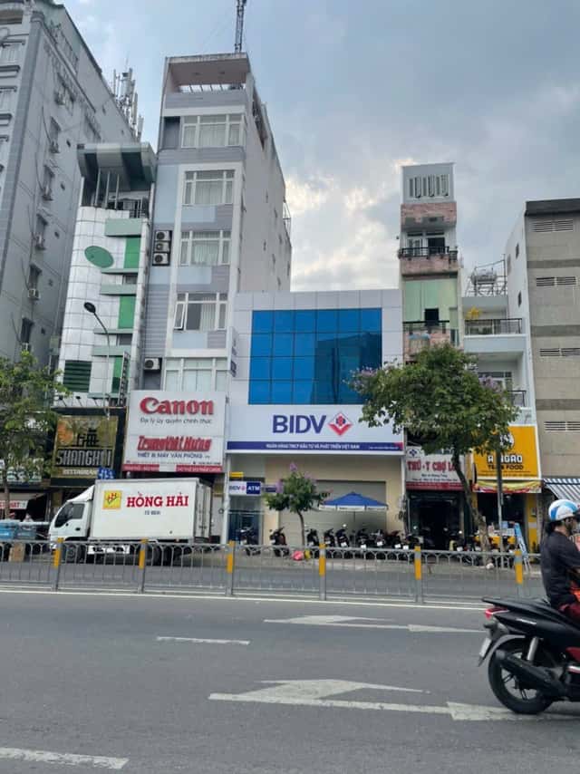 Bán nhà mặt tiền Nguyễn Văn Cừ Quận 1, TP.HCM – giá 60 tỷ