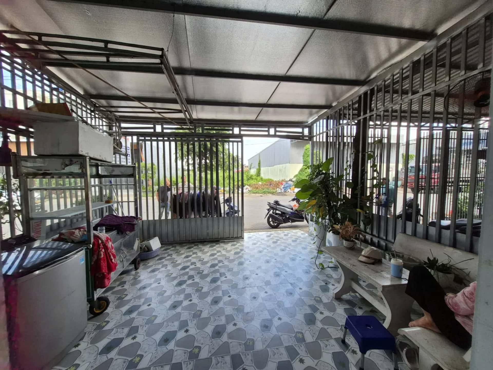 Bán nhà mặt tiền đường Đoàn Nguyễn Tuấn  Huyện Bình Chánh, TP.HCM – 3 phòng ngủ, giá 1.1 tỷ