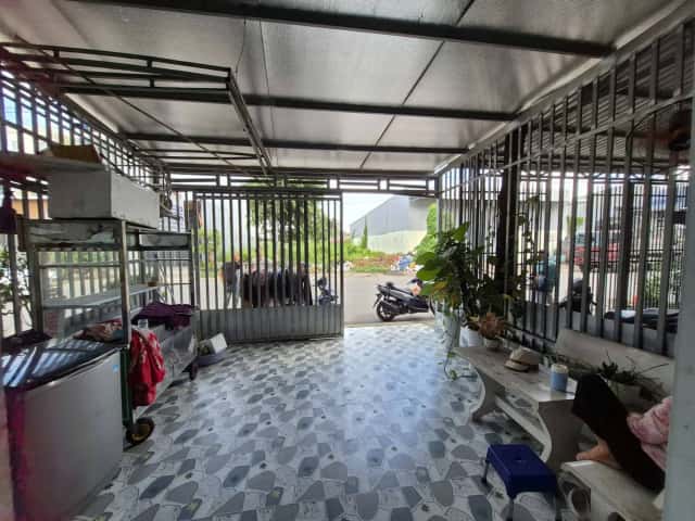 Bán nhà mặt tiền đường Đoàn Nguyễn Tuấn  Huyện Bình Chánh, TP.HCM – 3 phòng ngủ, giá 1.1 tỷ