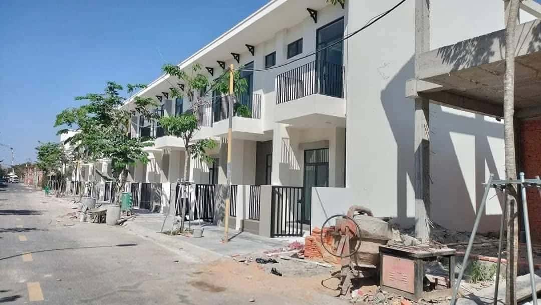 Bán nhà mặt tiền đường đoàn Nguyễn Tuấn  Huyện Bình Chánh, TP.HCM – 3 phòng ngủ, giá 700 triệu