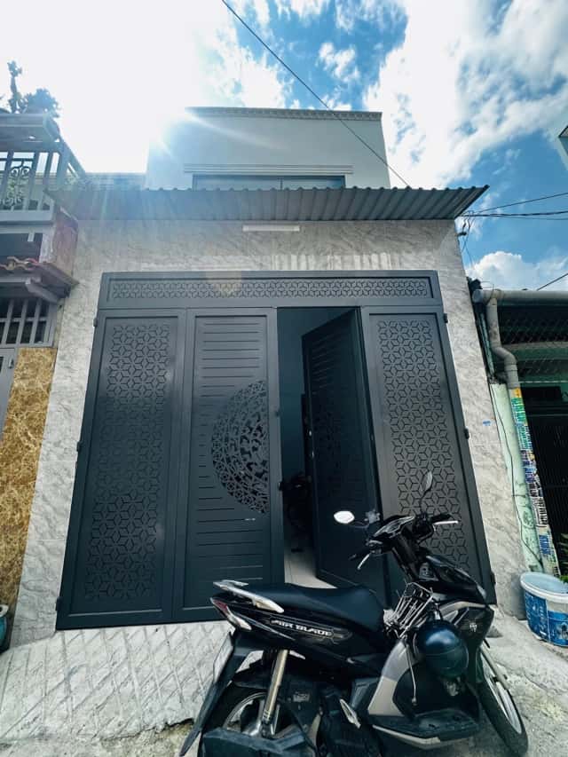 Bán nhà mặt tiền Trương Thị hoa Quận 12, TP.HCM – 2 phòng ngủ, giá 4.3 tỷ Bán nhà mặt tiền Trương Thị hoa Quận 12, TP.HCM – 2 phòng ngủ, giá 4.3 tỷ