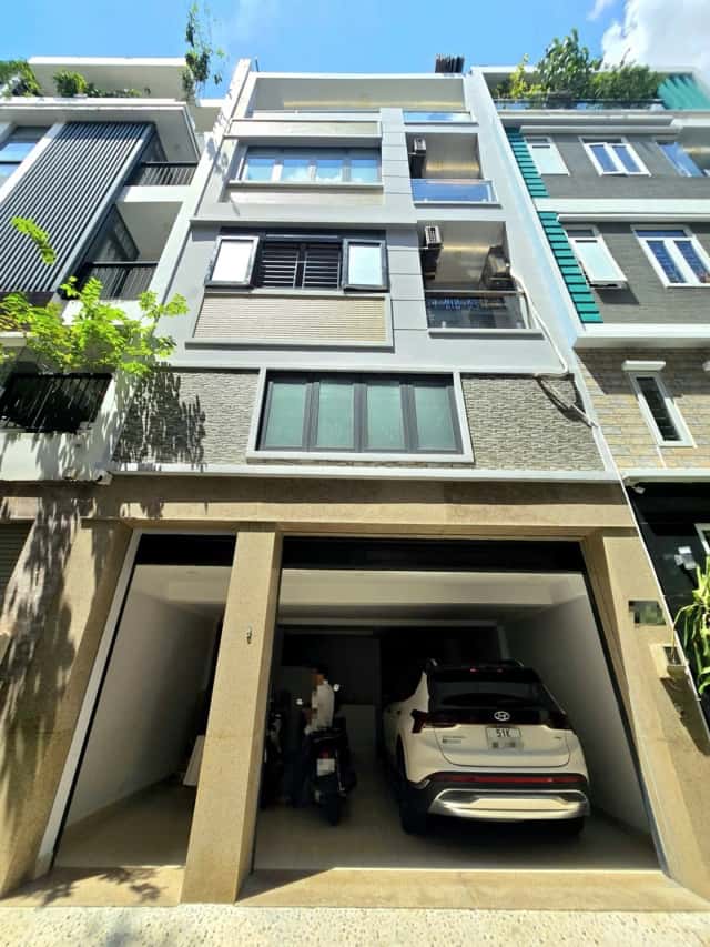 Bán nhà hẻm Lạc Long Quân Quận Tân Bình, TP.HCM – 3 phòng ngủ, giá 13 tỷ
