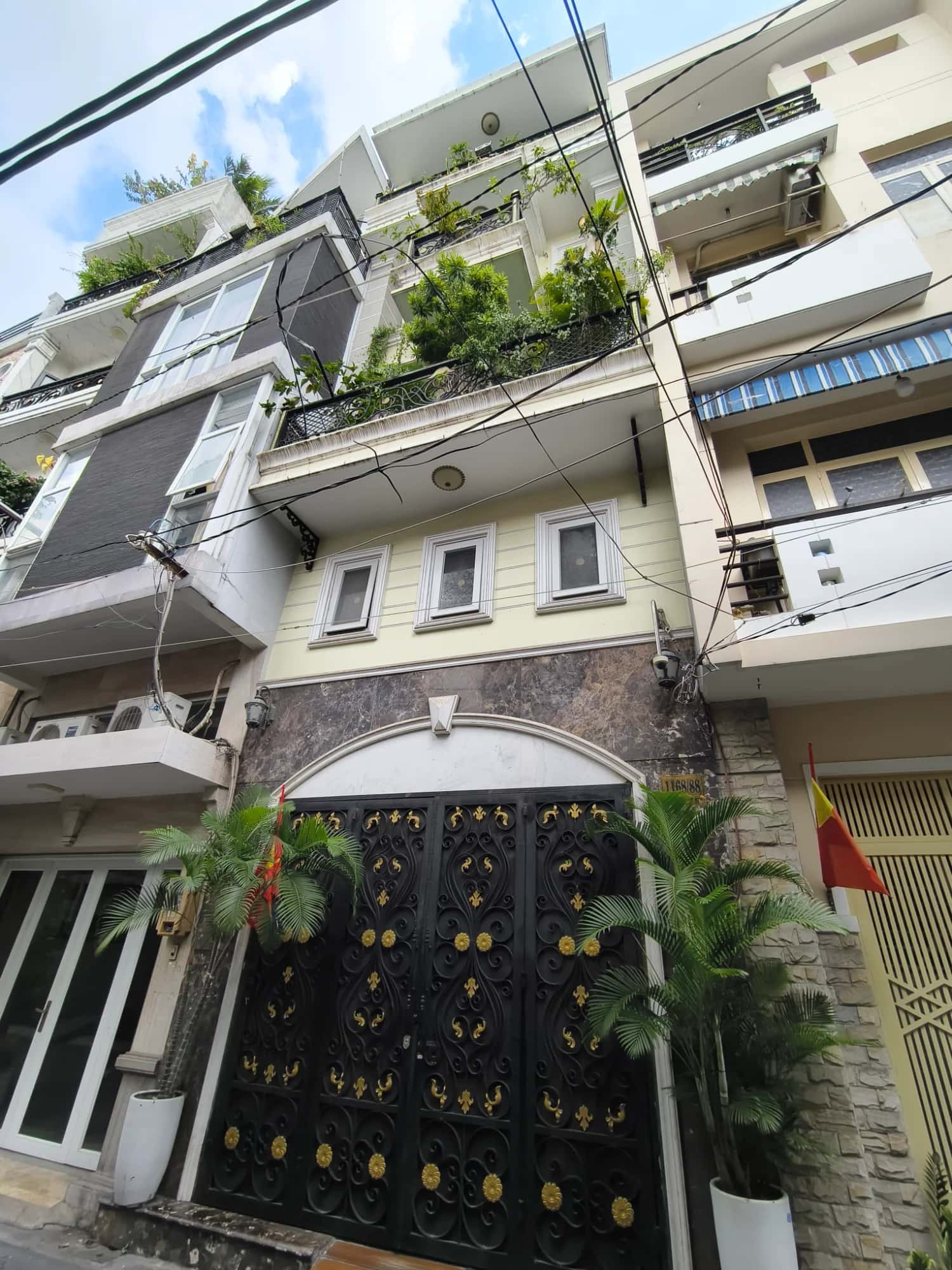 Bán nhà hẻm Lạc Long Quân Quận Tân Bình, TP.HCM – 5 phòng ngủ, giá 15.3 tỷ