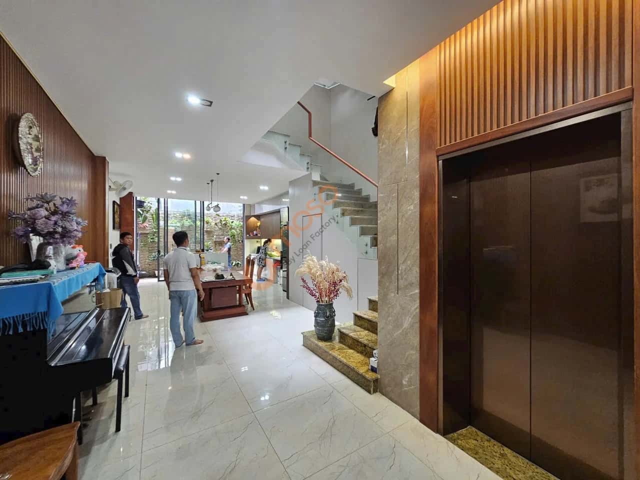 Bán nhà mặt tiền Đường Ca Văn Thỉnh Quận Tân Bình, TP.HCM – 6 phòng ngủ, giá 23.8 tỷ — Hình 3 Bán nhà mặt tiền Đường Ca Văn Thỉnh Quận Tân Bình, TP.HCM – 6 phòng ngủ, giá 23.8 tỷ — Hình 3