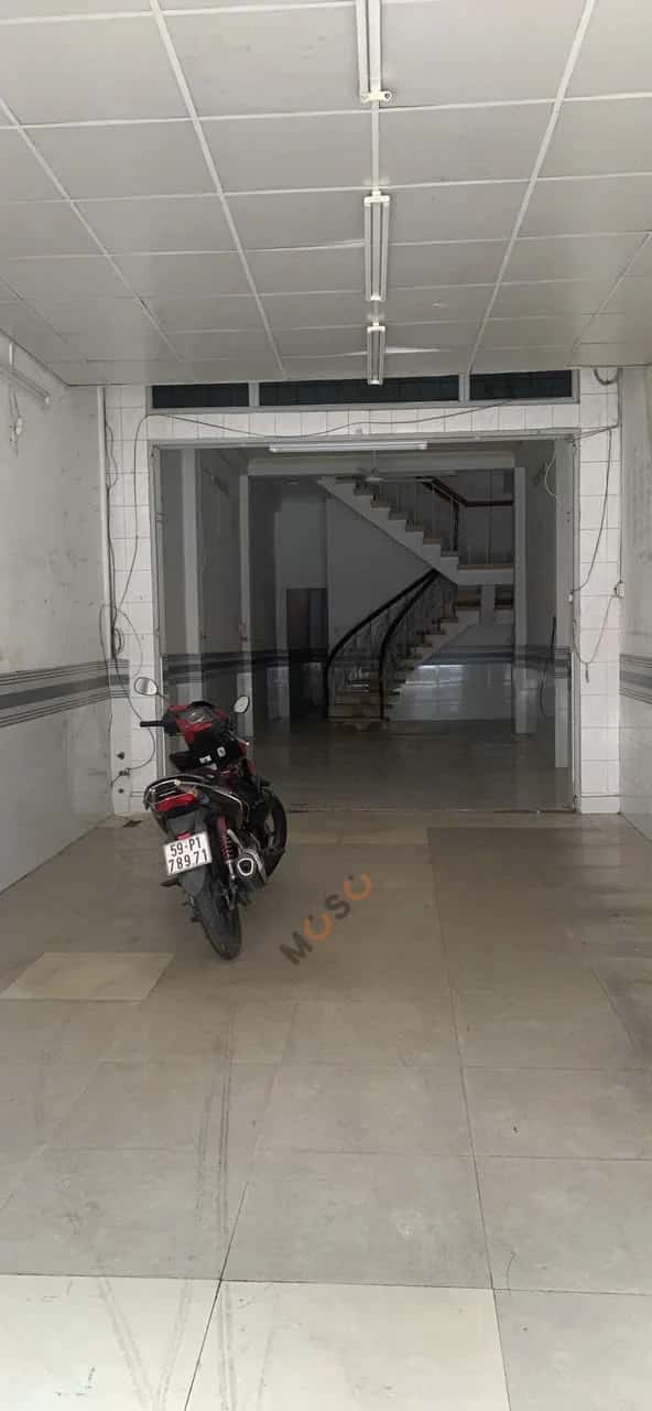 Cho thuê nhà mặt tiền Lạc Long Quân Quận Tân Bình, TP.HCM – giá 30 triệu — Hình 3 Cho thuê nhà mặt tiền Lạc Long Quân Quận Tân Bình, TP.HCM – giá 30 triệu — Hình 3