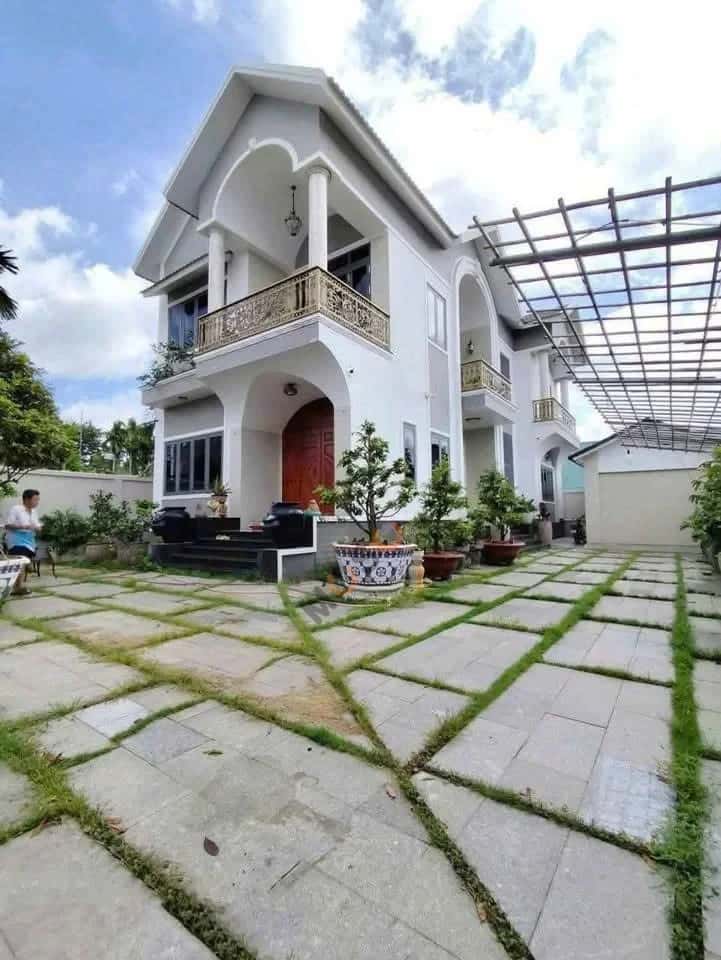 Bán nhà mặt tiền Vĩnh Phú 38 Thành phố Thuận An, Bình Dương – 5 phòng ngủ, giá 14 tỷ — Hình 2