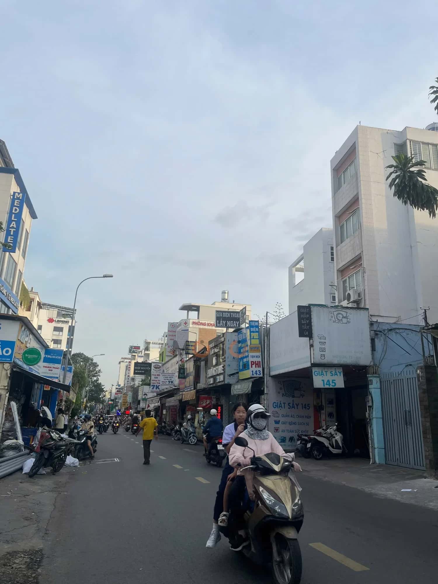 Bán nhà mặt tiền Thích Quảng Đức Quận Phú Nhuận, TP.HCM – 2 phòng ngủ, giá 12 tỷ — Hình 2