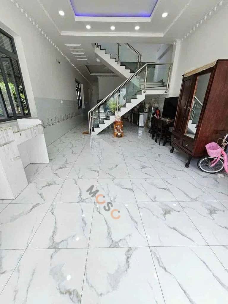 Bán nhà mặt tiền Nguyễn Đức Thiệu, khu phố Thống Nhất 1 Thành phố Dĩ An, Bình Dương – 3 phòng ngủ, giá 12.8 tỷ — Hình 2 Bán nhà mặt tiền Nguyễn Đức Thiệu, khu phố Thống Nhất 1 Thành phố Dĩ An, Bình Dương – 3 phòng ngủ, giá 12.8 tỷ — Hình 2