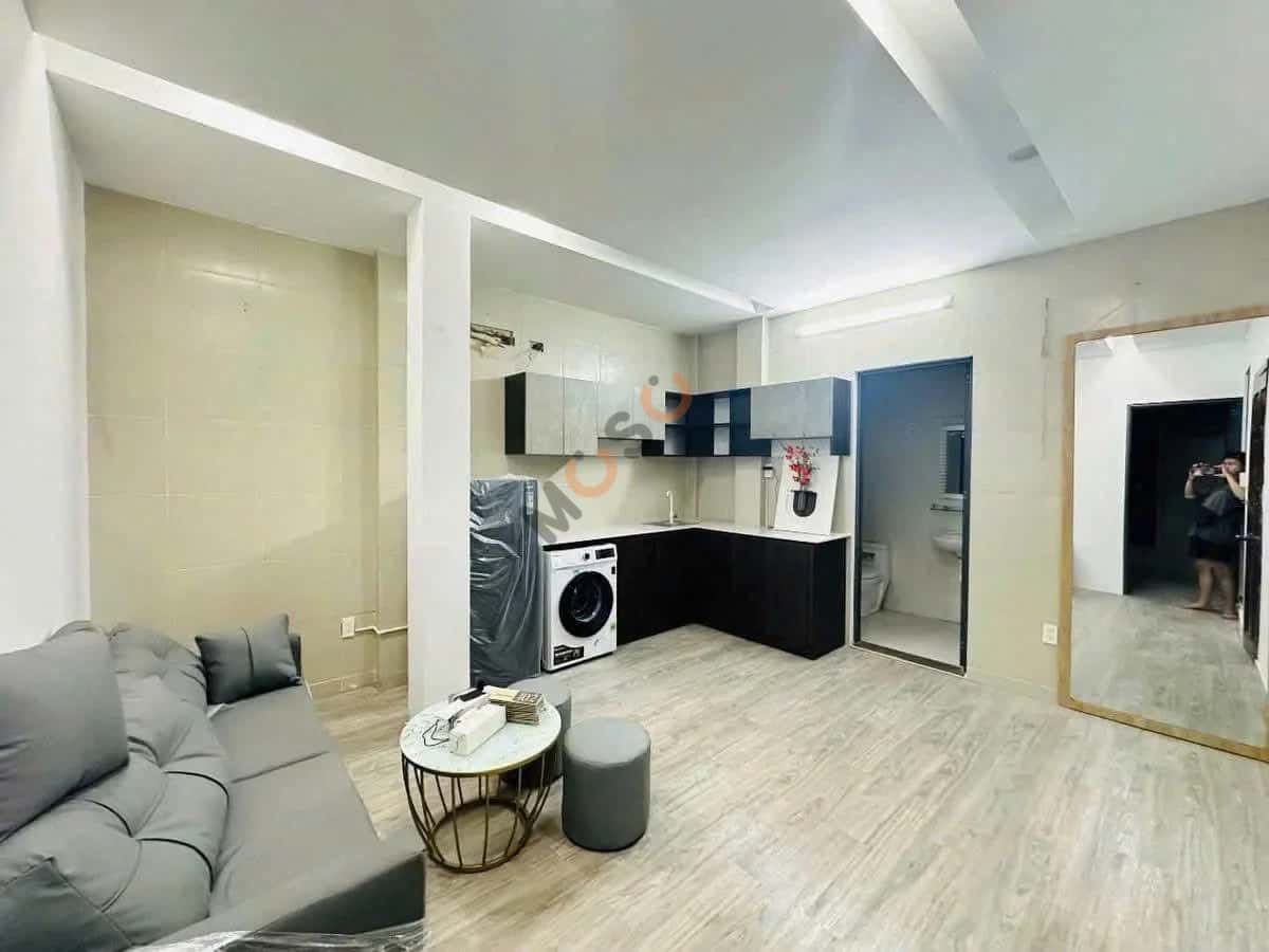 Bán nhà mặt tiền Núi Thành  Quận Tân Bình, TP.HCM – 10 phòng ngủ, giá 26.5 tỷ — Hình 2