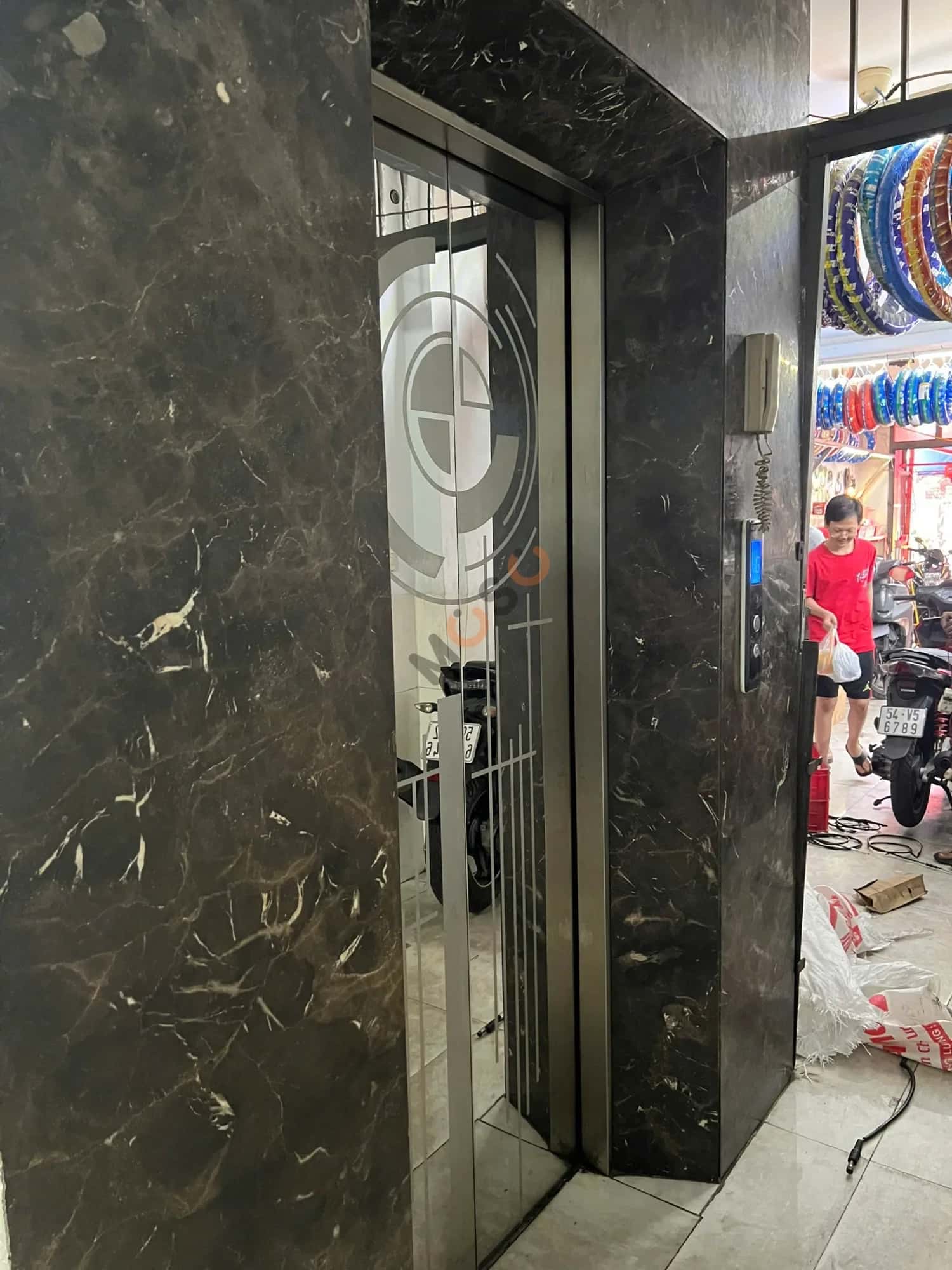 Bán nhà mặt tiền Nguyễn Văn Lạc Quận Bình Thạnh, TP.HCM – 12 phòng ngủ, giá 39 tỷ — Hình 2 Bán nhà mặt tiền Nguyễn Văn Lạc Quận Bình Thạnh, TP.HCM – 12 phòng ngủ, giá 39 tỷ — Hình 2