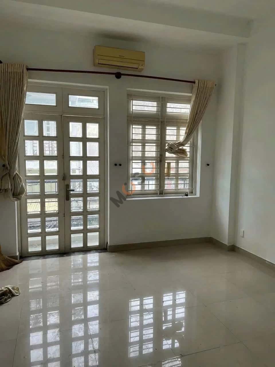 Bán nhà hẻm 925/37/10 Đường Âu Cơ Quận Tân Phú, TP.HCM – 2 phòng ngủ, giá 6.4 tỷ — Hình 3 Bán nhà hẻm 925/37/10 Đường Âu Cơ Quận Tân Phú, TP.HCM – 2 phòng ngủ, giá 6.4 tỷ — Hình 3