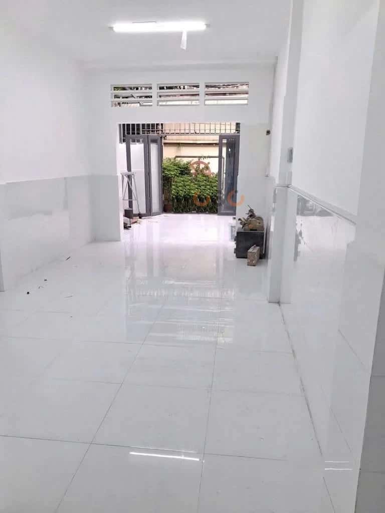 Bán nhà hẻm 106/13 Đường Nguyễn Văn Cừ Quận 1, TP.HCM – 2 phòng ngủ, giá 8.1 tỷ — Hình 3 Bán nhà hẻm 106/13 Đường Nguyễn Văn Cừ Quận 1, TP.HCM – 2 phòng ngủ, giá 8.1 tỷ — Hình 3