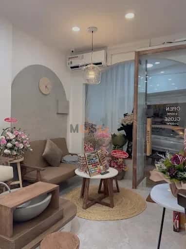 Bán nhà mặt tiền Lê Bình Quận Tân Bình, TP.HCM – 2 phòng ngủ, giá 9 tỷ — Hình 2 Bán nhà mặt tiền Lê Bình Quận Tân Bình, TP.HCM – 2 phòng ngủ, giá 9 tỷ — Hình 2