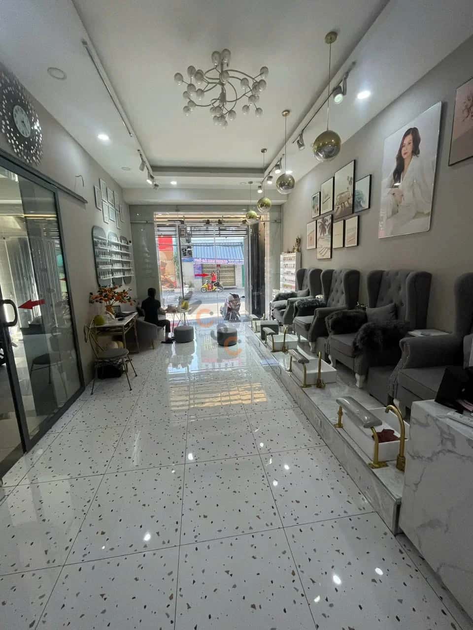 Bán nhà mặt tiền Trịnh Đình Trọng Quận Tân Phú, TP.HCM – 10 phòng ngủ, giá 43 tỷ — Hình 2 Bán nhà mặt tiền Trịnh Đình Trọng Quận Tân Phú, TP.HCM – 10 phòng ngủ, giá 43 tỷ — Hình 2