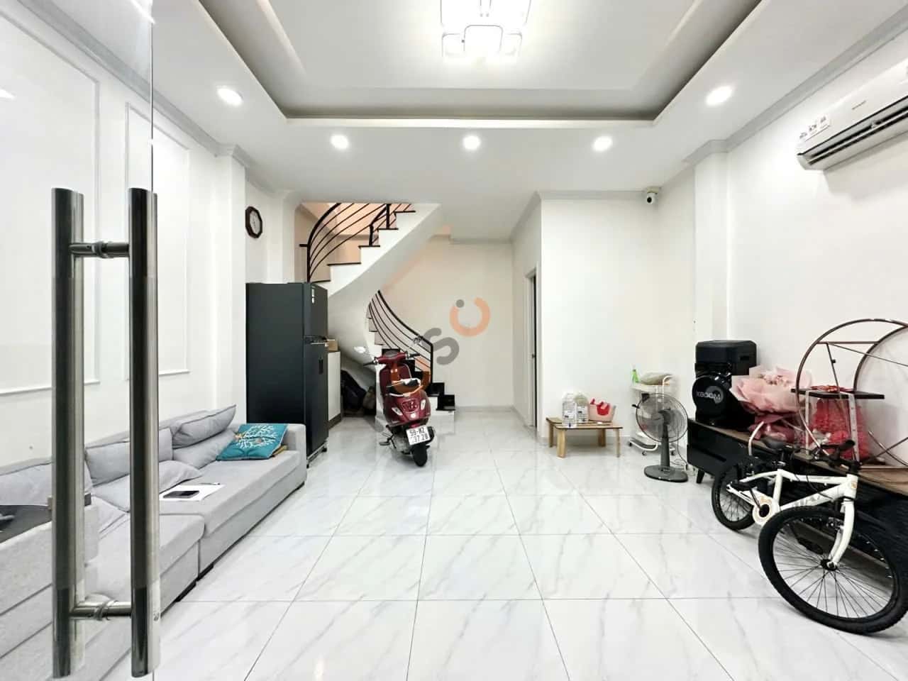 Bán nhà hẻm 197/1D Đường Hoàng Văn Thụ Quận Tân Bình, TP.HCM – 3 phòng ngủ, giá 10.3 tỷ — Hình 2 Bán nhà hẻm 197/1D Đường Hoàng Văn Thụ Quận Tân Bình, TP.HCM – 3 phòng ngủ, giá 10.3 tỷ — Hình 2