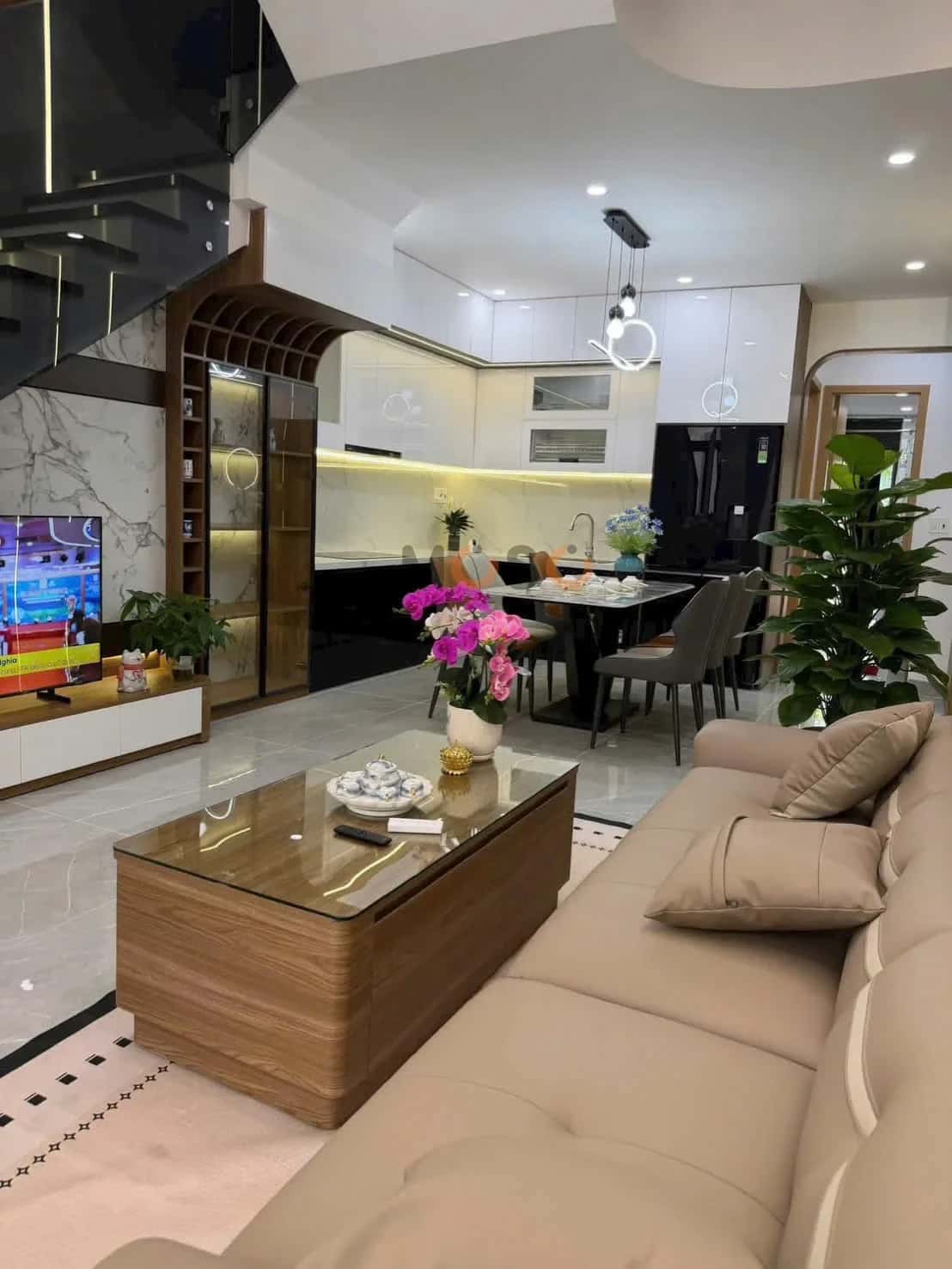 Bán nhà mặt tiền Lê Thiệt Quận Liên Chiểu, TP. Đà Nẵng – 4 phòng ngủ, giá 8.7 tỷ — Hình 2 Bán nhà mặt tiền Lê Thiệt Quận Liên Chiểu, TP. Đà Nẵng – 4 phòng ngủ, giá 8.7 tỷ — Hình 2