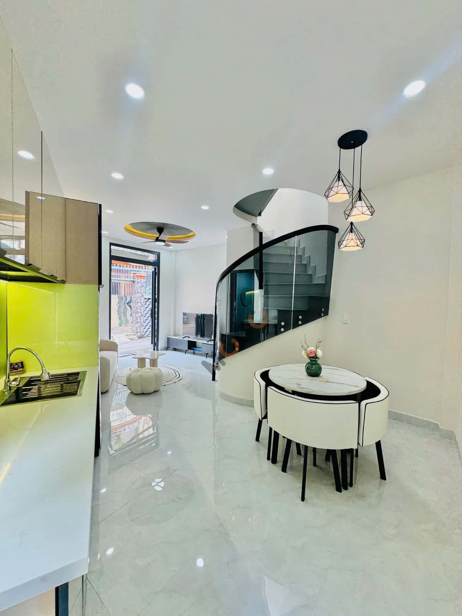 Bán nhà hẻm Lương Ngọc Quyến Quận Gò Vấp, TP.HCM – 2 phòng ngủ, giá 3.8 tỷ — Hình 3 Bán nhà hẻm Lương Ngọc Quyến Quận Gò Vấp, TP.HCM – 2 phòng ngủ, giá 3.8 tỷ — Hình 3