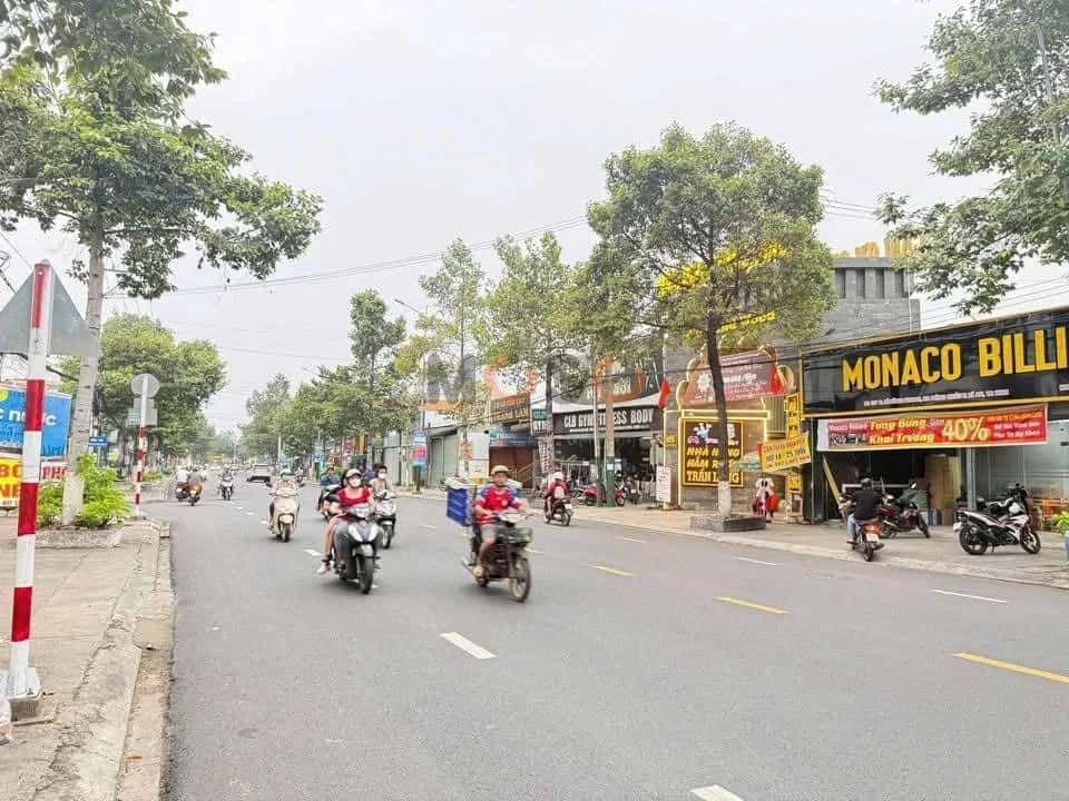 Bán nhà mặt tiền Lê Hồng Phong Thành phố Dĩ An, Bình Dương – 2 phòng ngủ, giá 17 tỷ — Hình 3