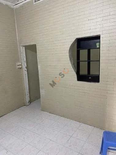 Cho thuê nhà hẻm Lạc Long Quân Tây Hồ, Hà Nội – 2 phòng ngủ, giá 6.5 triệu — Hình 2
