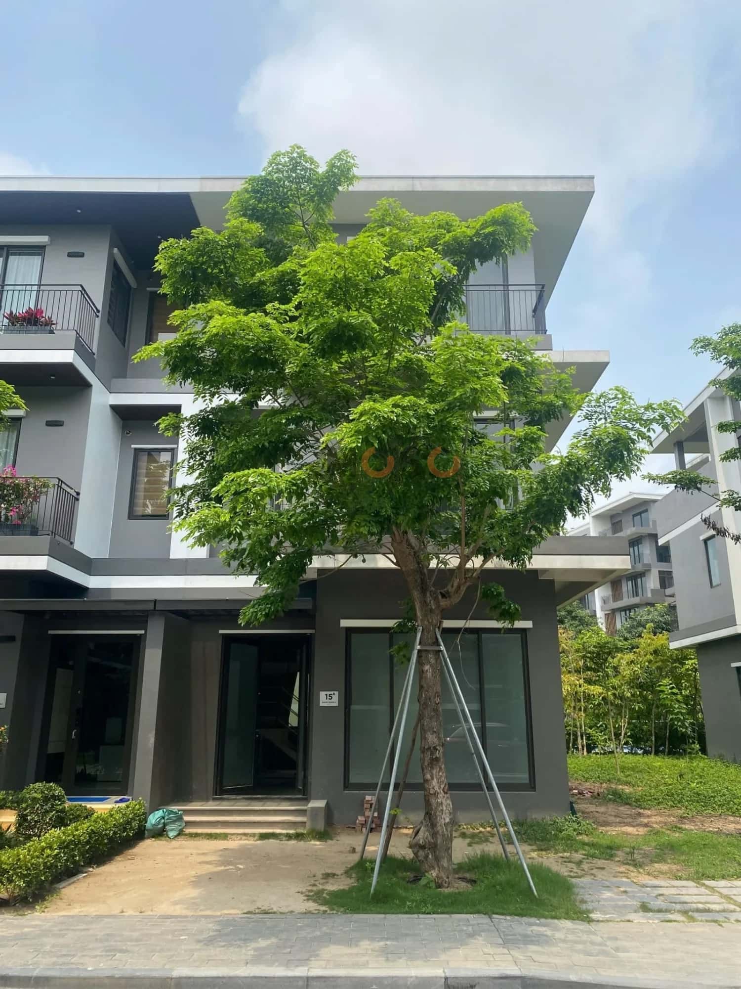 Bán nhà mặt tiền Eco Central Park, đường Nguyễn Sỹ Sách Thành phố Vinh, Nghệ An – 4 phòng ngủ, giá 8.6 tỷ