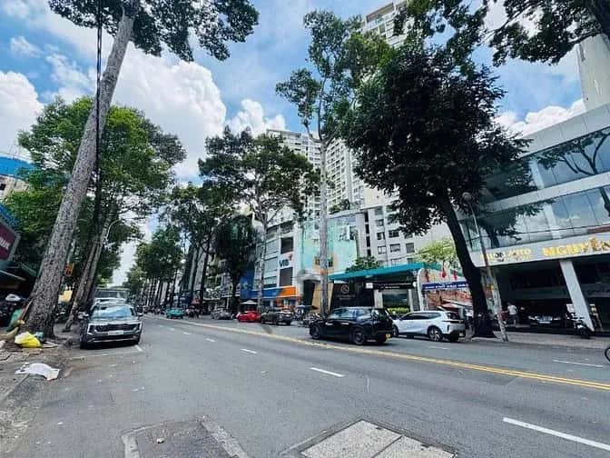 Cho thuê nhà mặt tiền Đường An Dương Vương Quận 5, TP.HCM – giá 300 triệu — Hình 3