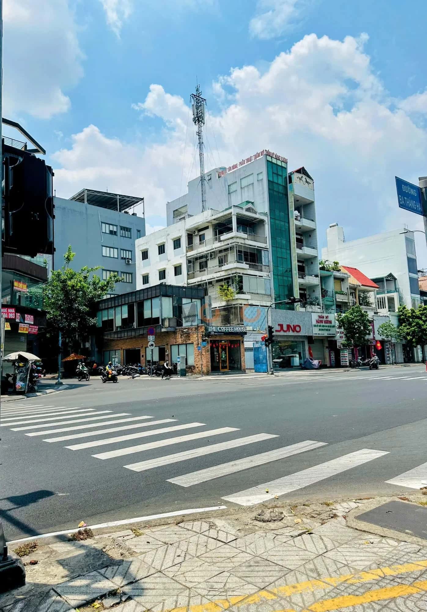 Bán nhà mặt tiền Ba Tháng Hai Quận 10, TP.HCM – 5 phòng ngủ, giá 48 tỷ — Hình 3 Bán nhà mặt tiền Ba Tháng Hai Quận 10, TP.HCM – 5 phòng ngủ, giá 48 tỷ — Hình 3