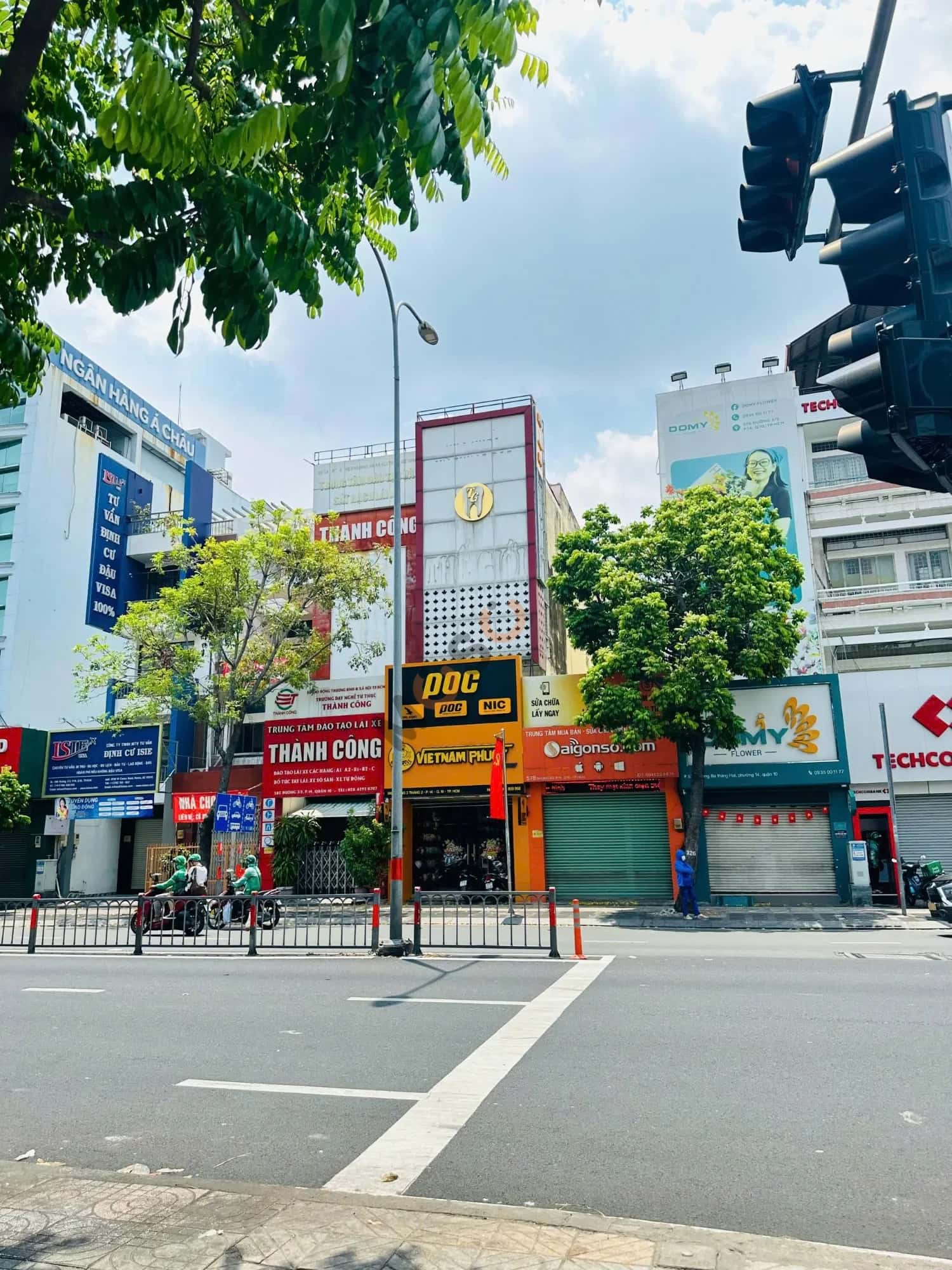 Bán nhà mặt tiền Ba Tháng Hai Quận 10, TP.HCM – 5 phòng ngủ, giá 48 tỷ — Hình 2 Bán nhà mặt tiền Ba Tháng Hai Quận 10, TP.HCM – 5 phòng ngủ, giá 48 tỷ — Hình 2