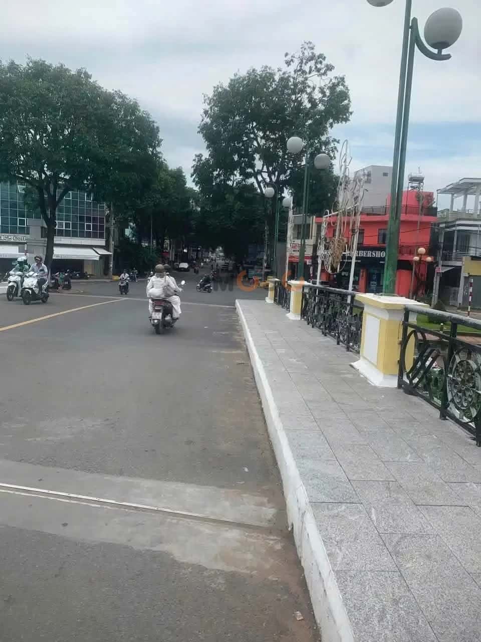Bán nhà mặt tiền đường Đinh Tiên Hoàng Quận Ninh Kiều, TP. Cần Thơ – 1 phòng ngủ, giá 9 tỷ — Hình 3