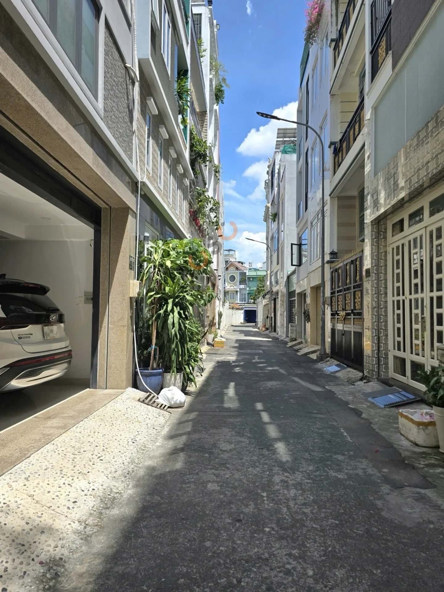 Bán nhà hẻm Lạc Long Quân Quận Tân Bình, TP.HCM – 3 phòng ngủ, giá 13 tỷ — Hình 2