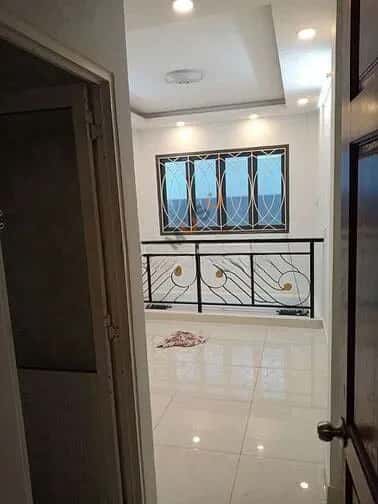 Cho thuê nhà hẻm Quận Tân Bình, Ho Chi Minh – 3 phòng ngủ, giá 12 triệu — Hình 2