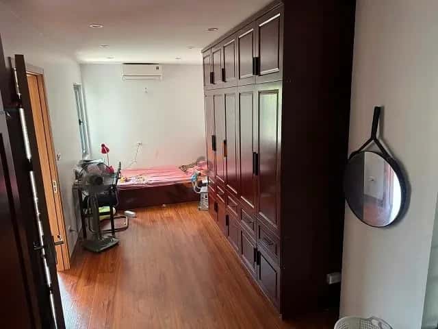 Cho thuê căn hộ chung cư Cầu Nhật Tân Tây Hồ, Hà Nội – 2 phòng ngủ, giá 9 triệu — Hình 2