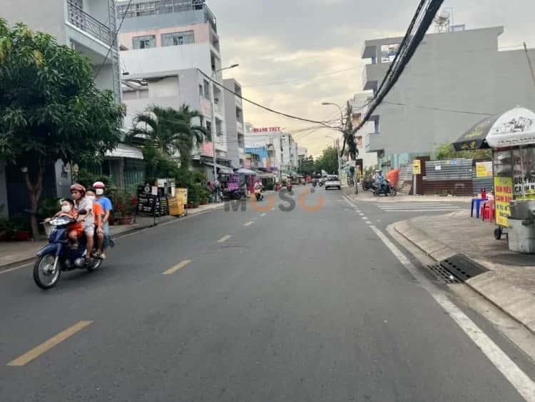 Bán nhà mặt tiền Nguyễn Hữu Tiến Quận Tân Phú, TP.HCM – 5 phòng ngủ, giá 18 tỷ — Hình 3