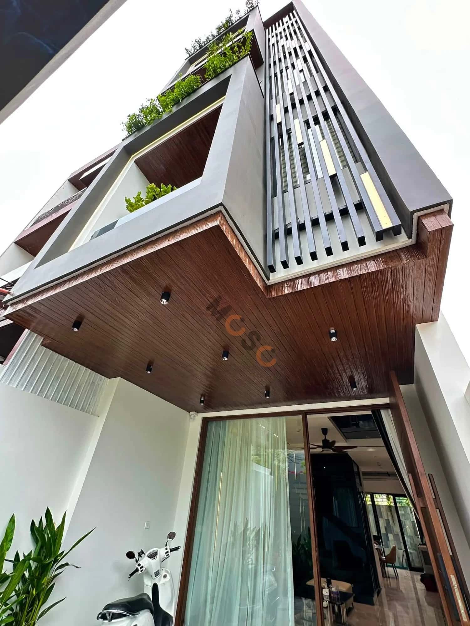 Bán nhà mặt tiền Sơn Thủy Đông 1 Quận Ngũ Hành Sơn, TP. Đà Nẵng – 6 phòng ngủ, giá 16.8 tỷ — Hình 2