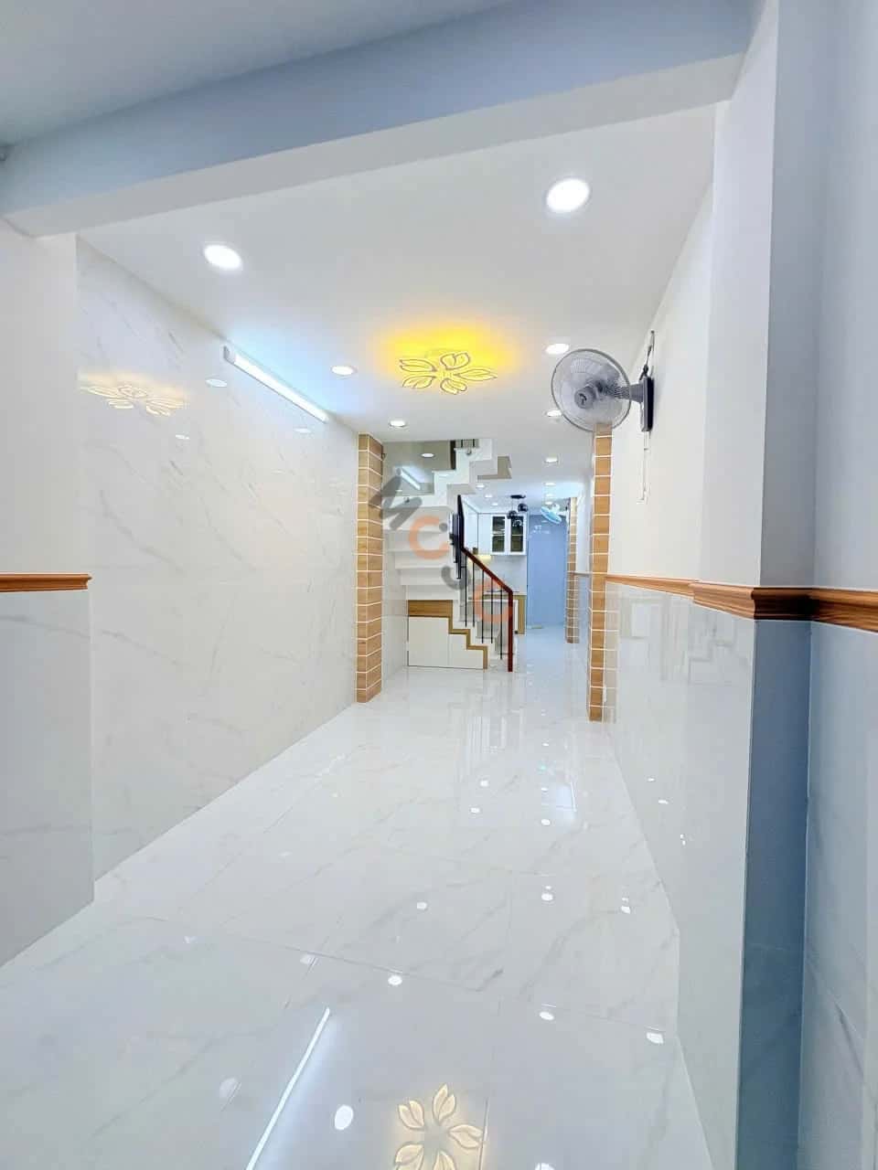 Bán nhà hẻm Lạc Long Quân Quận Tân Bình, TP.HCM – 4 phòng ngủ, giá 4.8 tỷ — Hình 2