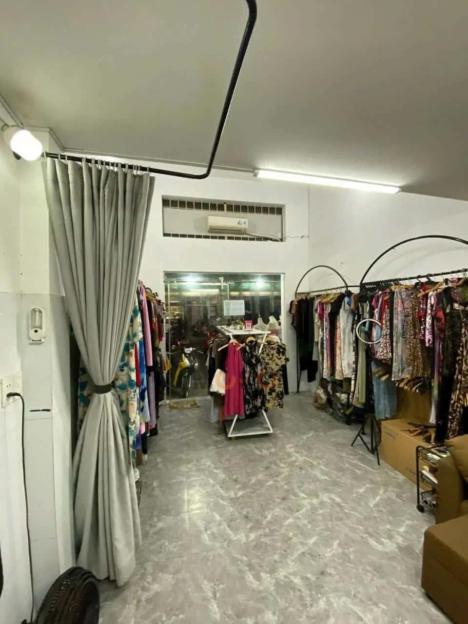 Bán nhà mặt tiền Văn Cao Quận Tân Phú, TP.HCM – 2 phòng ngủ, giá 6.3 tỷ — Hình 2