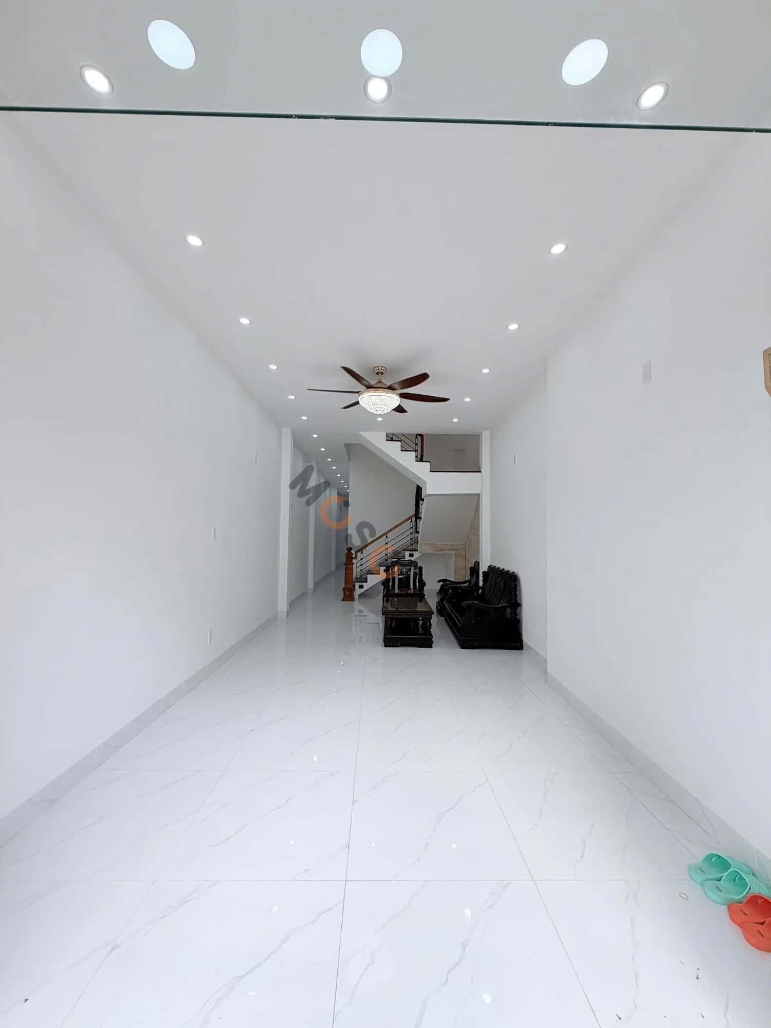 Bán nhà mặt tiền Hoàng Diệu Quận Hải Châu, TP. Đà Nẵng – 8 phòng ngủ, giá 12.8 tỷ