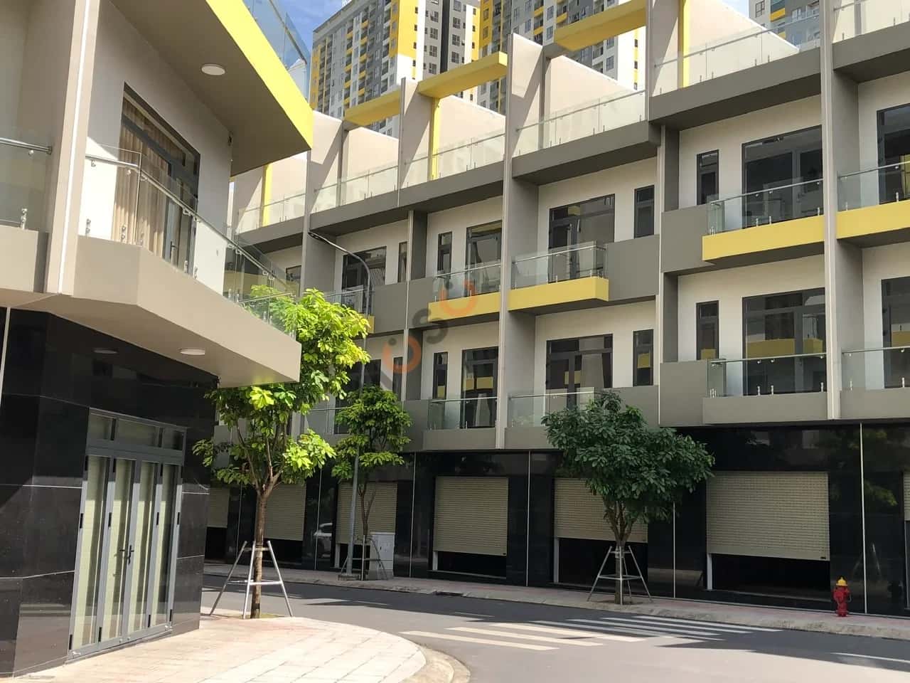 Bán nhà mặt tiền Thống Nhất Thành phố Thuận An, Bình Dương – 5 phòng ngủ, giá 7.7 tỷ — Hình 2