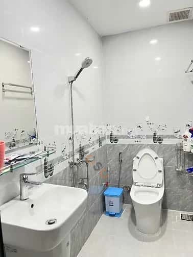 Cho thuê BĐS khác Nguyễn Khoái Quận 4, TP.HCM – 2 phòng ngủ, giá 9 triệu — Hình 2