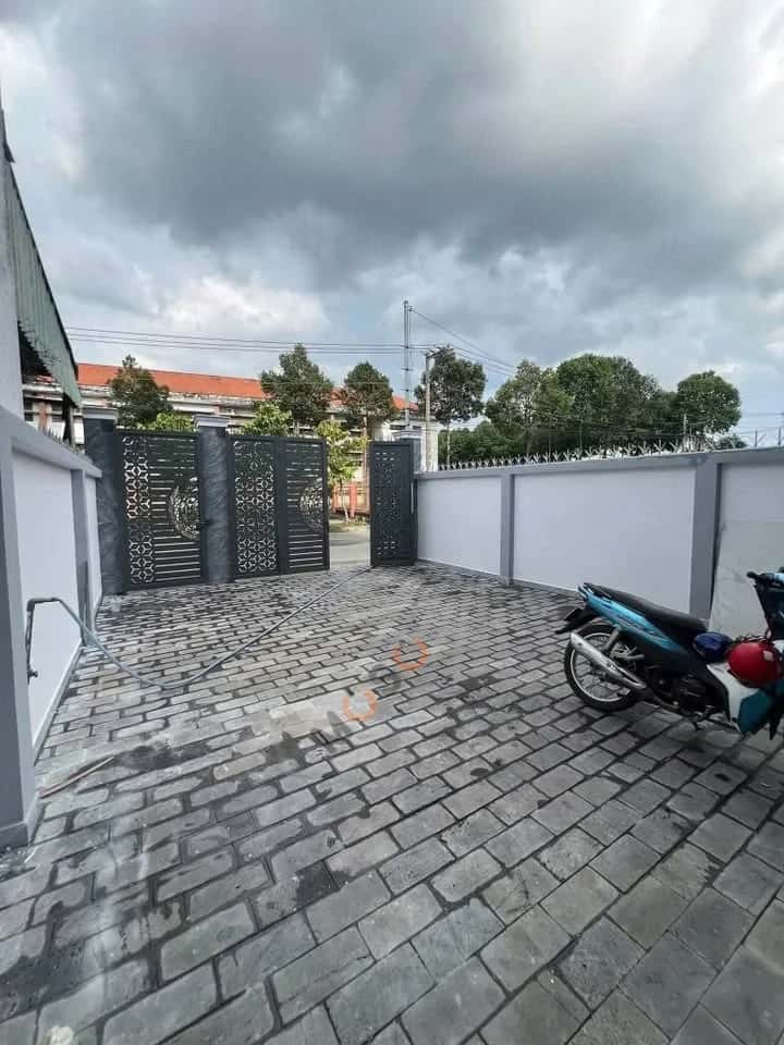 Bán nhà mặt tiền đường ĐX 69 Thành phố Thủ Dầu Một, Bình Dương – 4 phòng ngủ, giá 4 tỷ — Hình 2