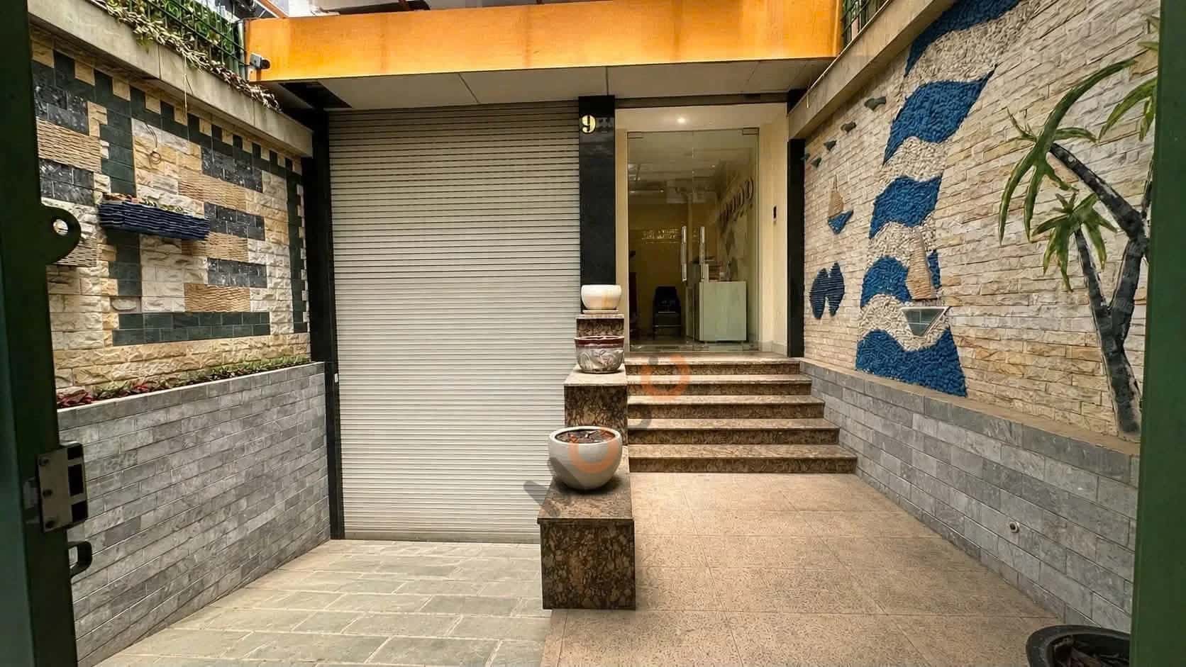 Bán nhà mặt tiền đường số 8 Huyện Bình Chánh, TP.HCM – 14 phòng ngủ, giá 32 tỷ — Hình 2