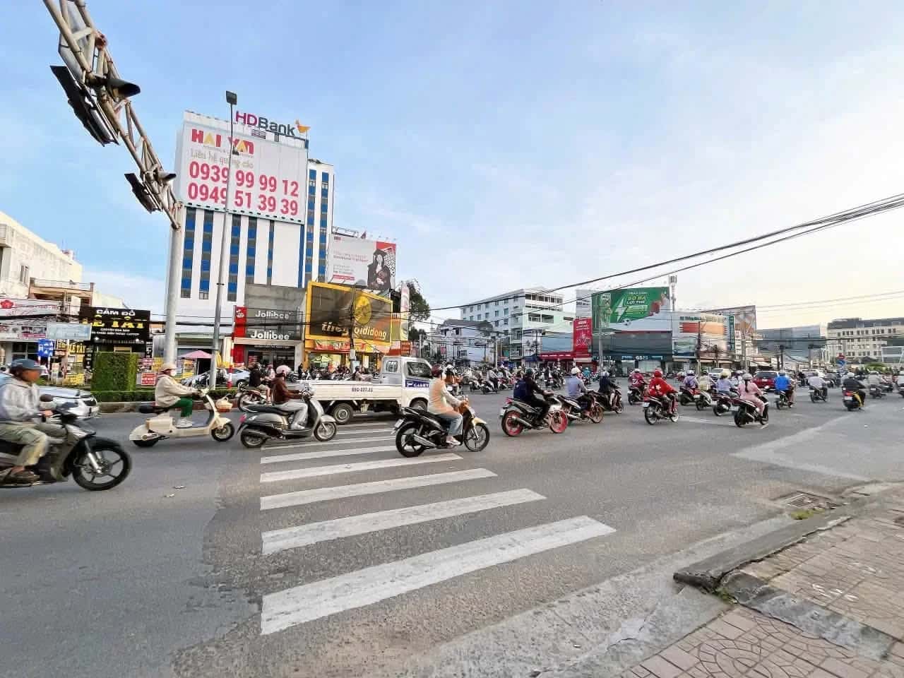 Bán nhà mặt tiền đường Nguyễn Văn Cừ  Quận Ninh Kiều, TP. Cần Thơ – 1 phòng ngủ, giá 25 tỷ — Hình 3