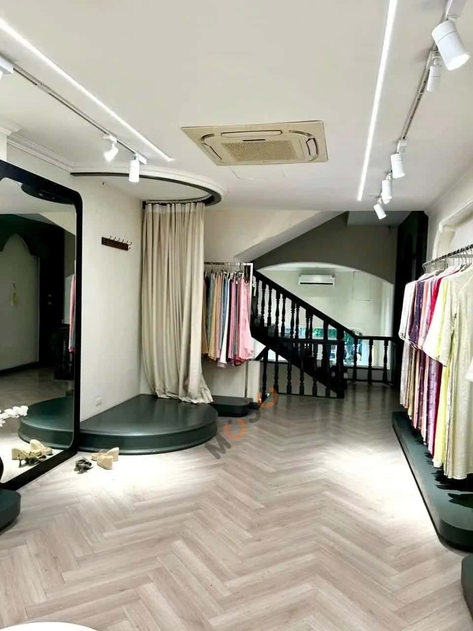 Cho thuê nhà mặt tiền Phố Lê Đại Hành Hai Bà Trưng, Hà Nội – 4 phòng ngủ, giá 55 triệu — Hình 3