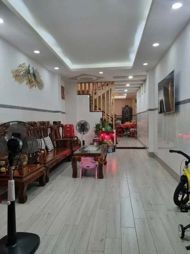 Bán nhà mặt tiền Cách Mạng Tháng Tám Quận 3, TP.HCM – 10 phòng ngủ, giá 11.9 tỷ — Hình 2