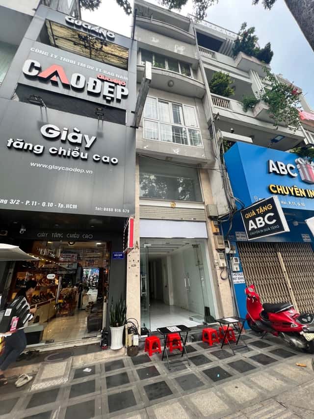 Bán nhà mặt tiền Ba Tháng Hai Quận 10, TP.HCM – 4 phòng ngủ, giá 12 tỷ