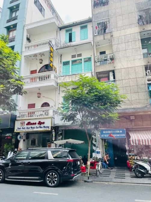 Bán nhà mặt tiền Đường Trương Định Quận 1, TP.HCM – 8 phòng ngủ, giá 67 tỷ