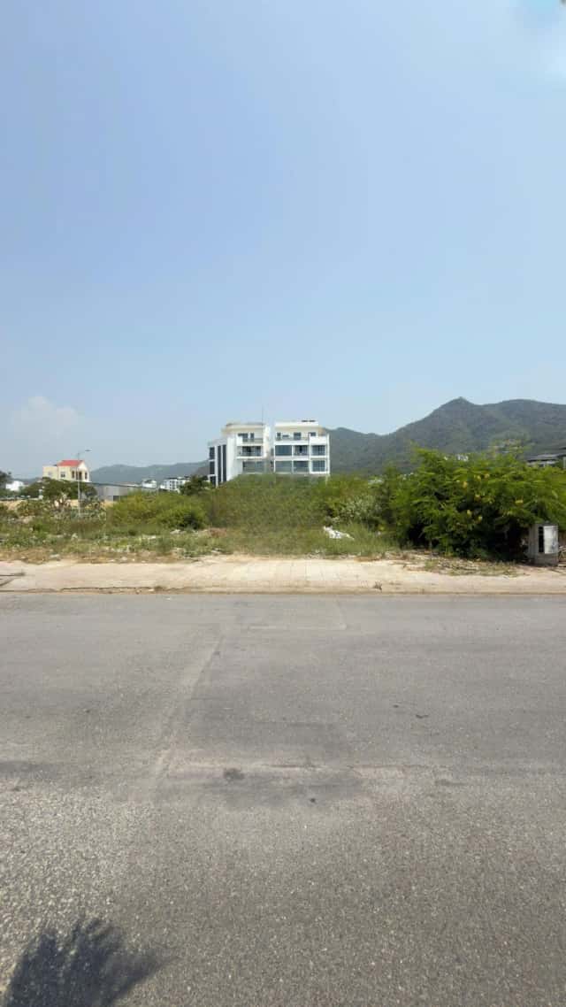 Bán đất Khu đô thị mới Vĩnh Hòa, đường Nguyễn Cơ Thạch Thành phố Nha Trang, Khánh Hòa – giá 52.1 tỷ