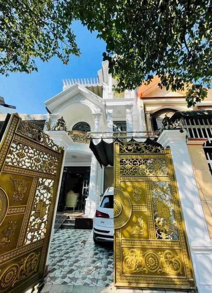 Bán nhà mặt tiền đường số 3 Thành phố Thủ Dầu Một, Bình Dương – 4 phòng ngủ, giá 11 tỷ