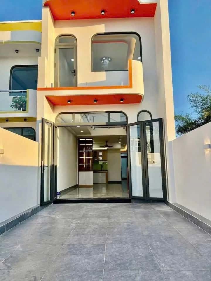 Bán nhà mặt tiền đường ĐX 143 Thành phố Thủ Dầu Một, Bình Dương – 2 phòng ngủ, giá 2.6 tỷ