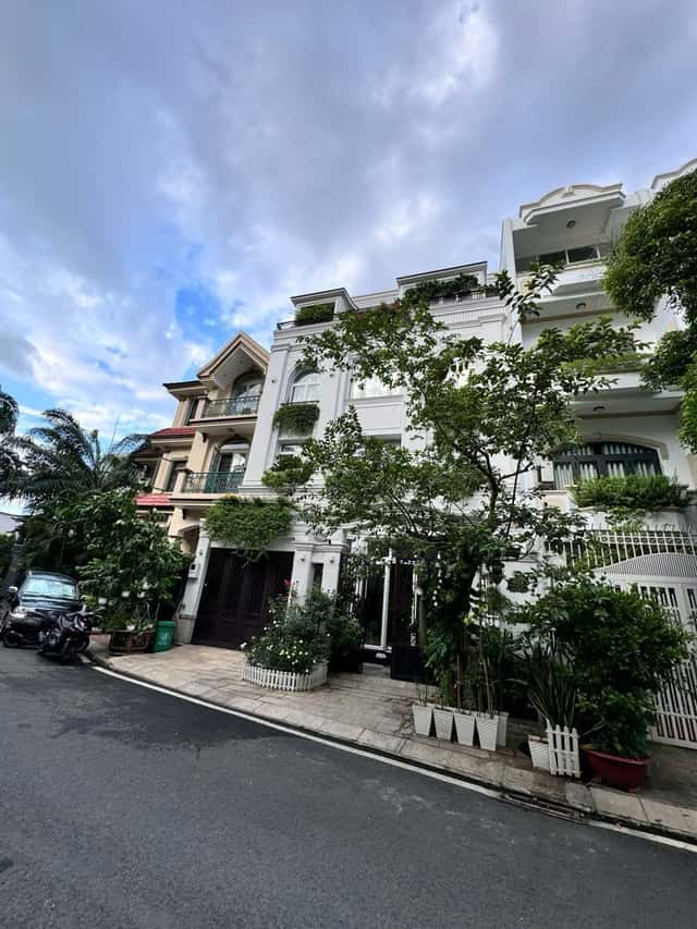 Bán nhà hẻm Nguyễn Trọng Tuyển Quận Tân Bình, TP.HCM – giá 51 tỷ Bán nhà hẻm Nguyễn Trọng Tuyển Quận Tân Bình, TP.HCM – giá 51 tỷ