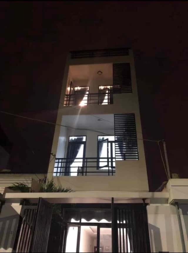 Bán nhà mặt tiền Nguyễn Đình Chiểu Quận Ngũ Hành Sơn, TP. Đà Nẵng – 7 phòng ngủ, giá 12 tỷ
